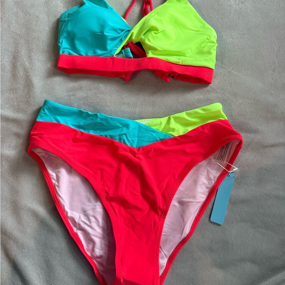 Vibrant Colorblock Bikini Set - Picture 3 of 4